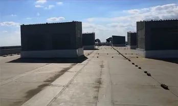 30 de agosto de 2017: Remate del edificio del taller de pintura